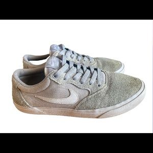 Men’s Grey Nike SB “Chron”